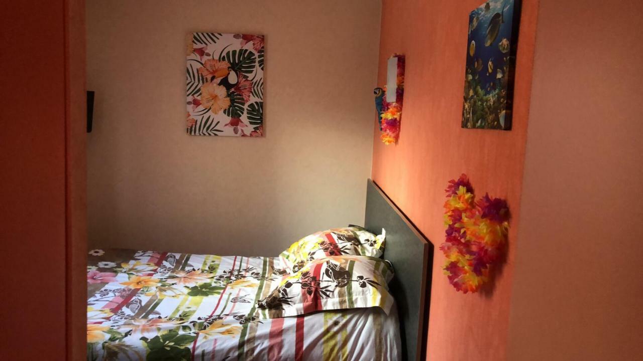 Hotel Le Bambi Baume-les-Dames Eksteriør bilde