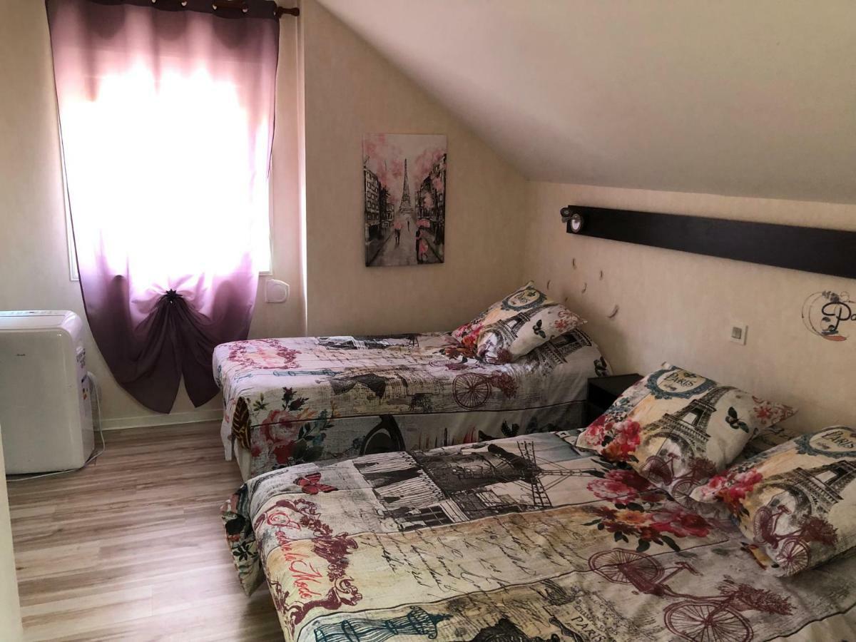 Hotel Le Bambi Baume-les-Dames Eksteriør bilde
